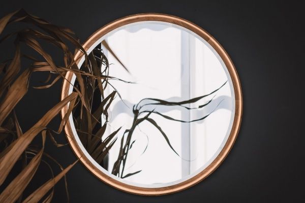 Дзеркало з вбудованим підсвічуванням SG LED REDWOOD D600 мм в рамі дуб коньячний 