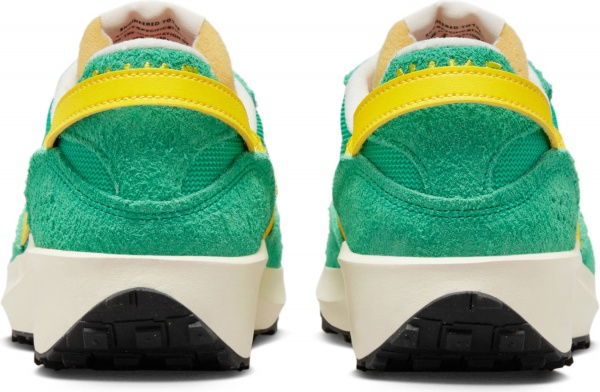 Кросівки Nike Waffle Debut DX2931-300 р.38 зелений