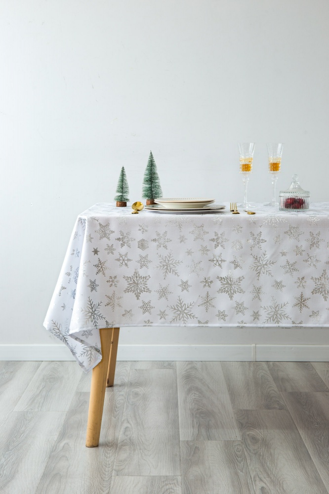 Скатертина Stars 140x220 см білий Sensio