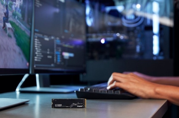 SSD-накопитель Kingston 2000GB M.2 PCI Express 4.0 x4 3D NAND (SKC3000D/2048G) 