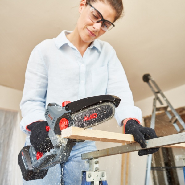 Пила мини аккумуляторная AL-KO CSM 1815 BOSCH HOME AND GARDEN COMPATIBLE - набір