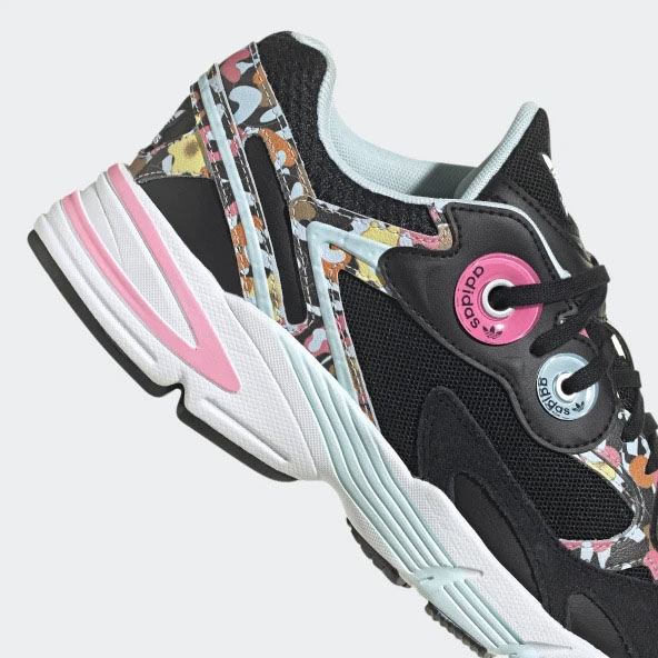 Кроссовки Adidas HR0091 р.37 1/3 черный