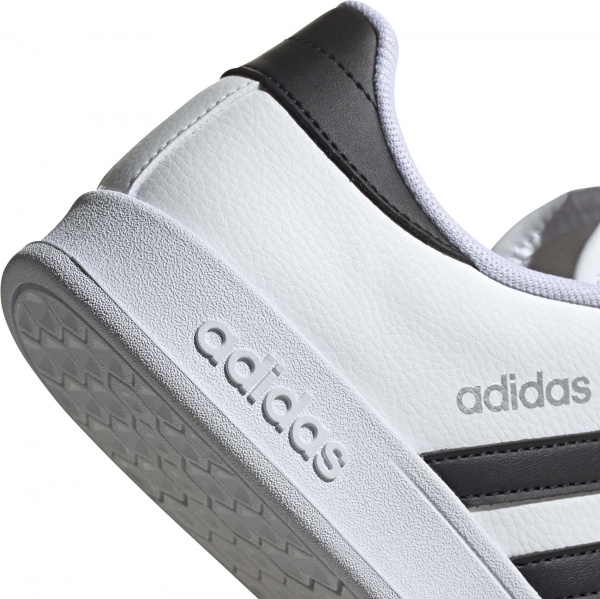 Кроссовки Adidas BREAKNET FX8724 р.UK 4,5 белый