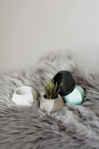 Кашпо декоративне Businkos білий бетон