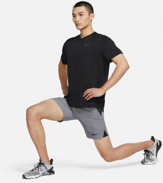 Футболка Nike M NP DF HPR DRY TOP SS CZ1181-011 р.M чорний