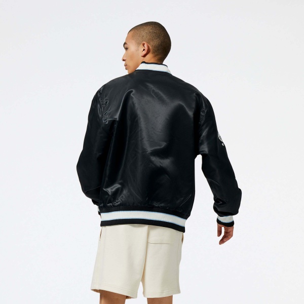 Куртка New Balance HOOPS WOVEN MJ31580BK р.S чорний