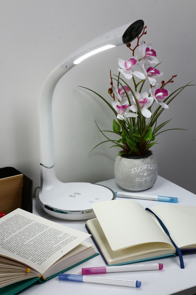 Настольная лампа Luna 7 Вт белый LML-608CCT-B