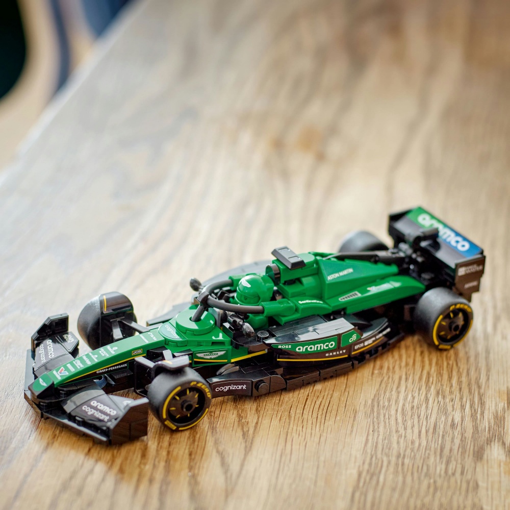 Конструктор LEGO Speed Champions Автомобиль для гонки Aston Martin Aramco F1® AMR24 77245