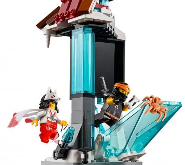Конструктор LEGO Ninjago Замок императора-отшельника 70678