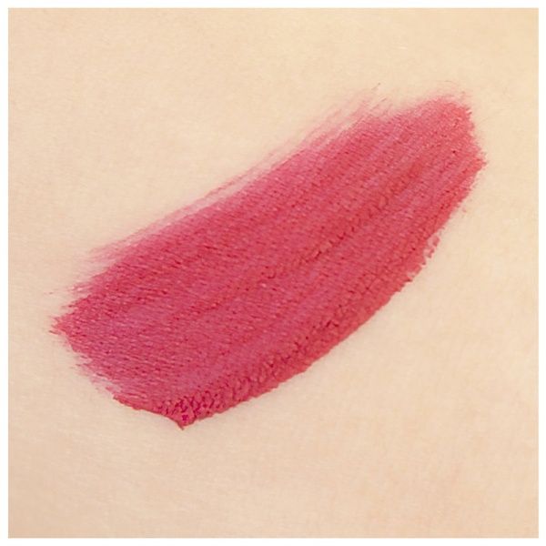 Помада рідка матова theBalm Meet Matte Hughes Devoted Bright Red 7,4 мл