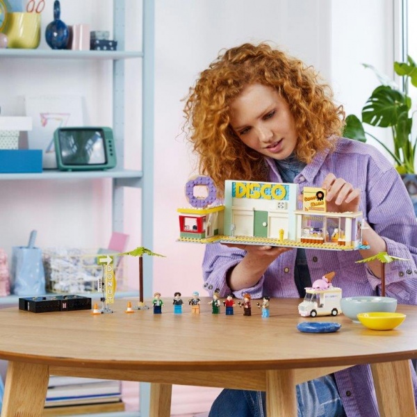 Конструктор LEGO Ideas BTS Dynamite 21339