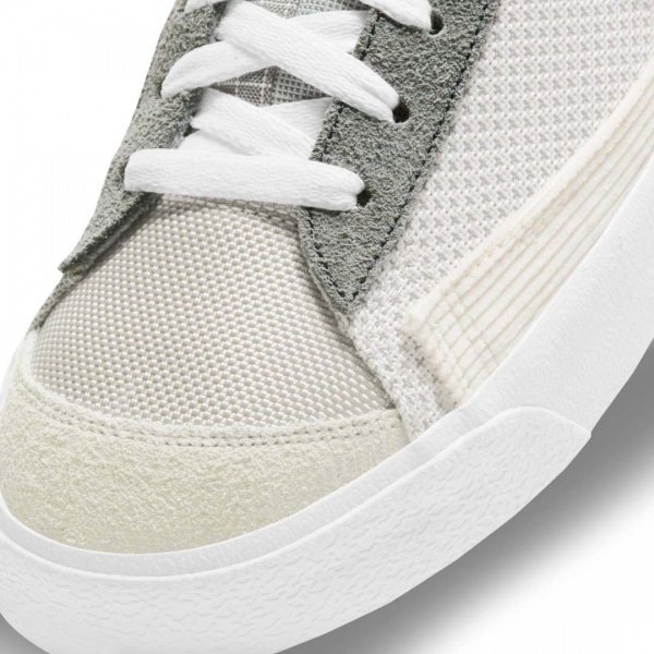 Кроссовки Nike Blazer Mid '77 Patch DD1162-001 р.US 12,5 серый