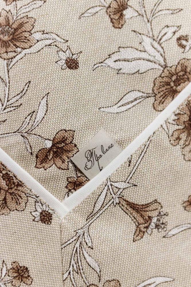 Скатерть Сappuccino с кантом Цветы 133x133 см Прованс