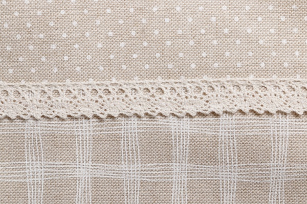 Скатертина Шале горох з кантом 136x220 см бежевий La Nuit 