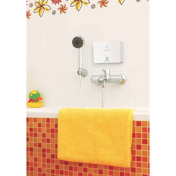 Електроводонагрівач проточний Electrolux NPX6 Aquatronic Digital 2.0