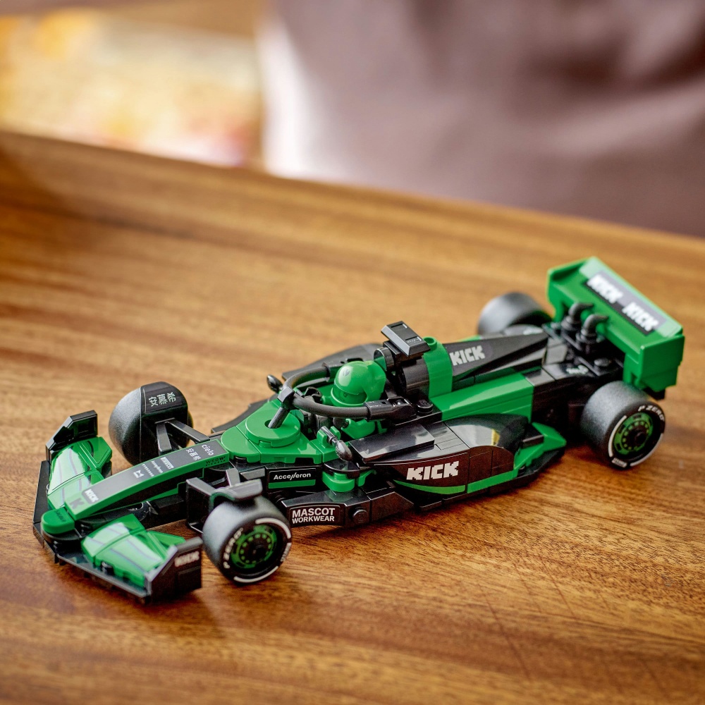 Конструктор LEGO Speed Champions Автомобиль для гонки KICK Sauber F1® Team C44 77247