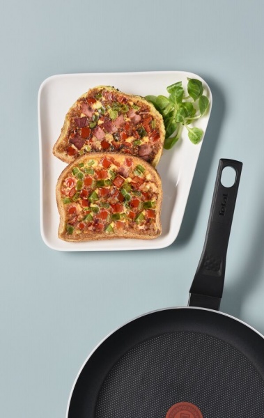 Сковорода з кришкою Family Day 28 см B5660653_SET Tefal