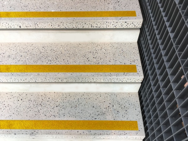 Накладка композитная плоская Tried Composites антискользящее покрытие 50x3x1000 мм желтый 