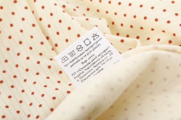 Комплект домашний женский Горошек коралл футболка и шорты р. M молочный