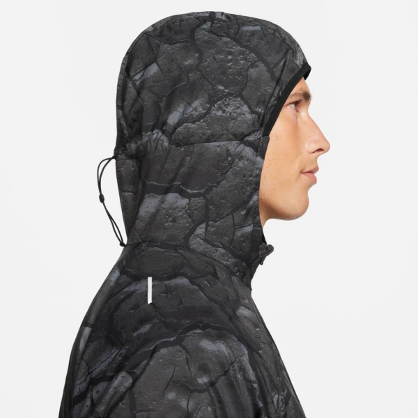 Вітрівка Nike M NK AIREEZ JACKET AOP DX6885-254 р.M чорний