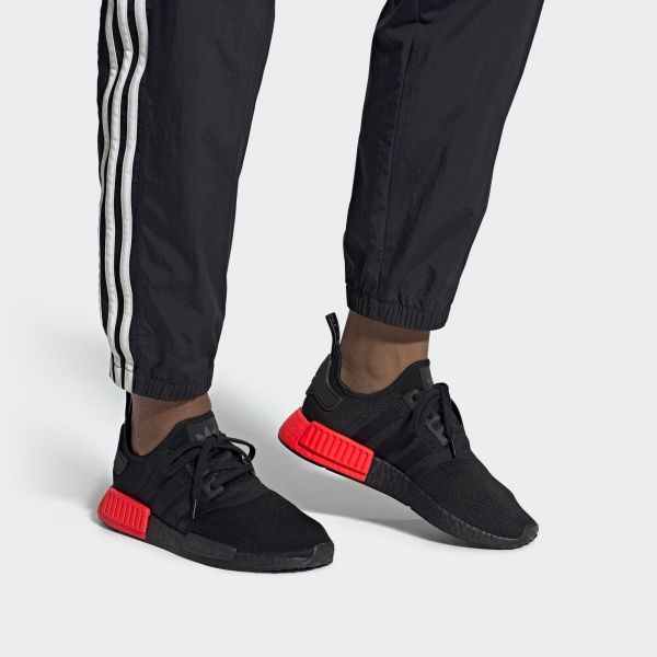 Кроссовки Adidas NMD R1 EE5107 р.9 черный