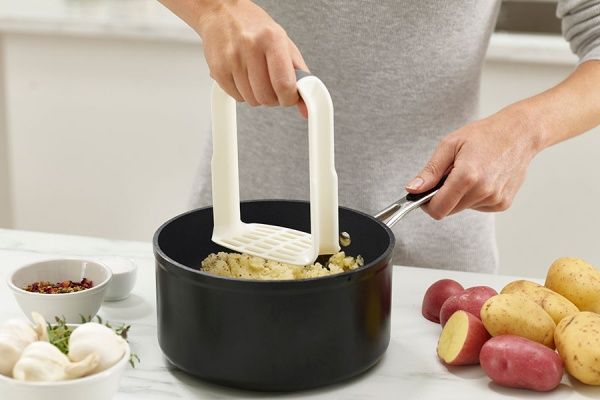 Картоплем'ялка EASY-MASH 01000615 біла пластикова Joseph Joseph