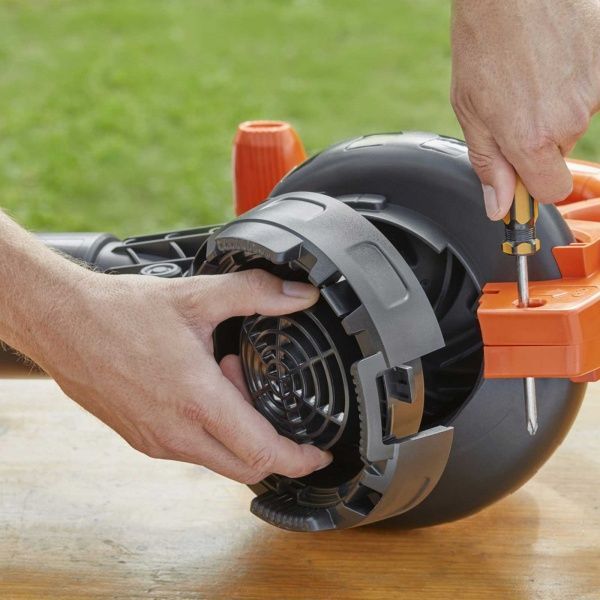 Пылесос садовый Black+Decker BEBLV260