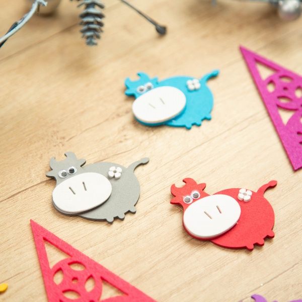 Декоративний виріб Бичок 5 см 6 шт. 125143 Діамантові ручки