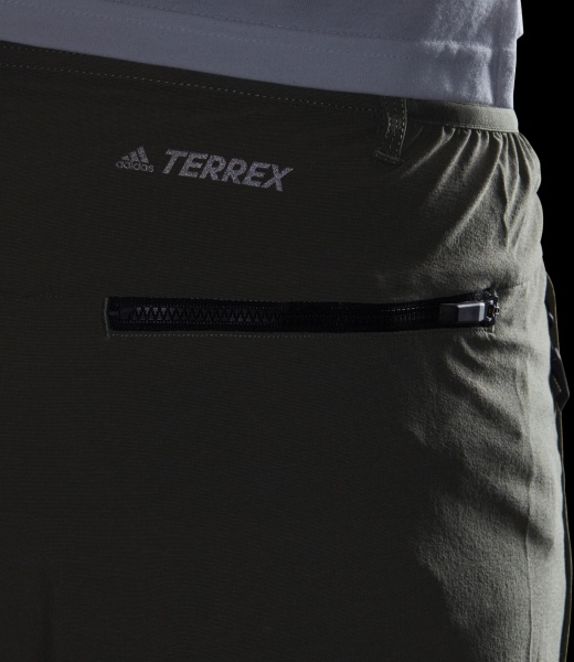 Брюки Adidas LiteFlex Pants FJ9359 р. 52 зеленый