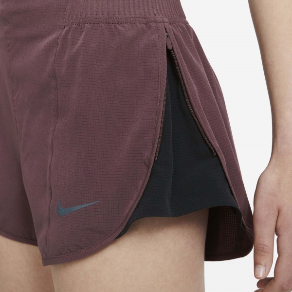 Шорти Nike W NK RUN DVN TEMPO LX SHORT DD5328-646 р. M бордовий