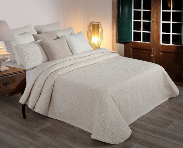 Покрывало Romeo 160x220 см La Nuit молочный 