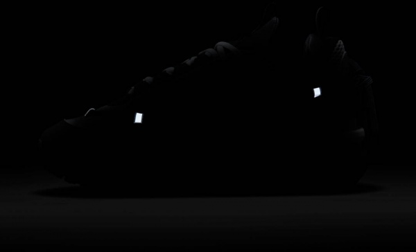 Кросівки Nike W AIR MAX FURYOSA NRG DC7350-001 р.35,5 чорний