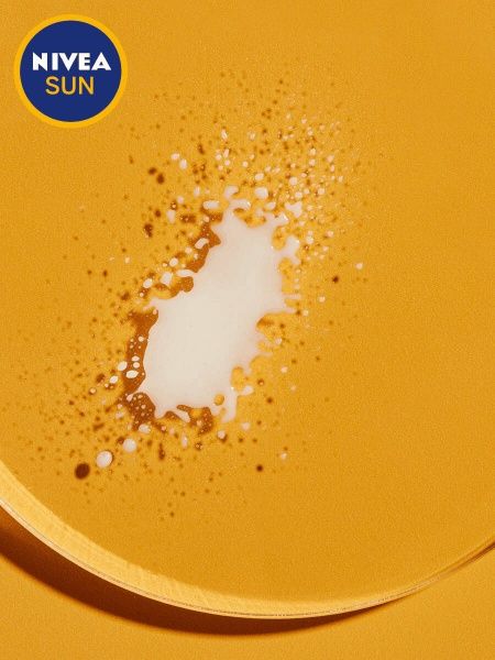Спрей солнцезащитный Nivea Защита и увлажнение SPF 30 200 мл