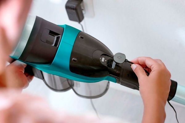 Пылесос аккумуляторный Philips FC6903/01 