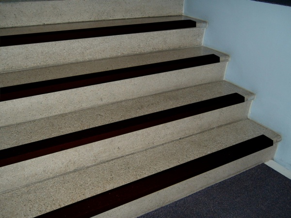 Накладка композитная угловая Tried Composites антискользящее покрытие 70х30х3x1000 мм черный 