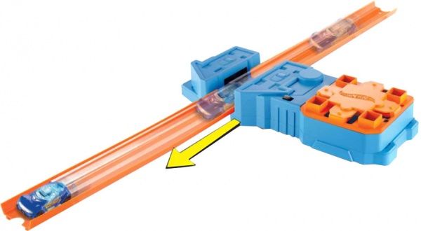 Игрушка Hot Wheels Моторизованный ускоритель с машинкой GBN81