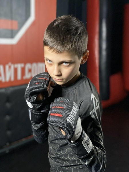 Перчатки для MMA PowerPlay 3075 4,2oz бело-черный