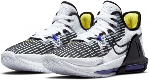 Кроссовки Nike LEBRON WITNESS VI CZ4052-100 р.US 18 черно-белый