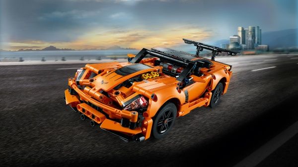 Конструктор LEGO Technic Chevrolet Corvette ZR1 42093