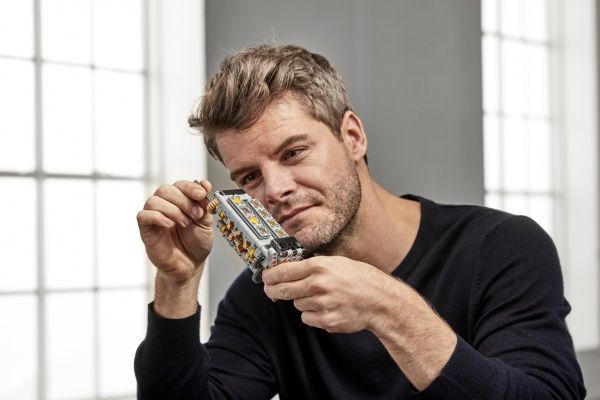 Конструктор LEGO Technic Bugatti Chiron 42083