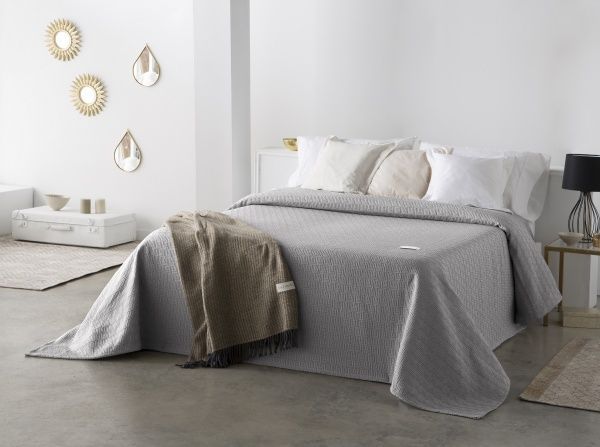 Покрывало Pure 250x270 см Guy Laroche Paris серый 