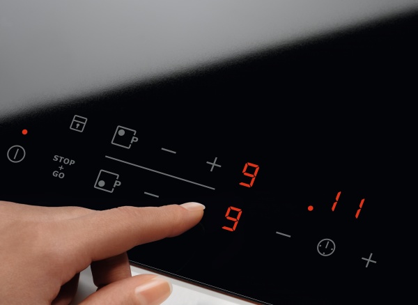 Варильна поверхня Electrolux EHF6342XOK