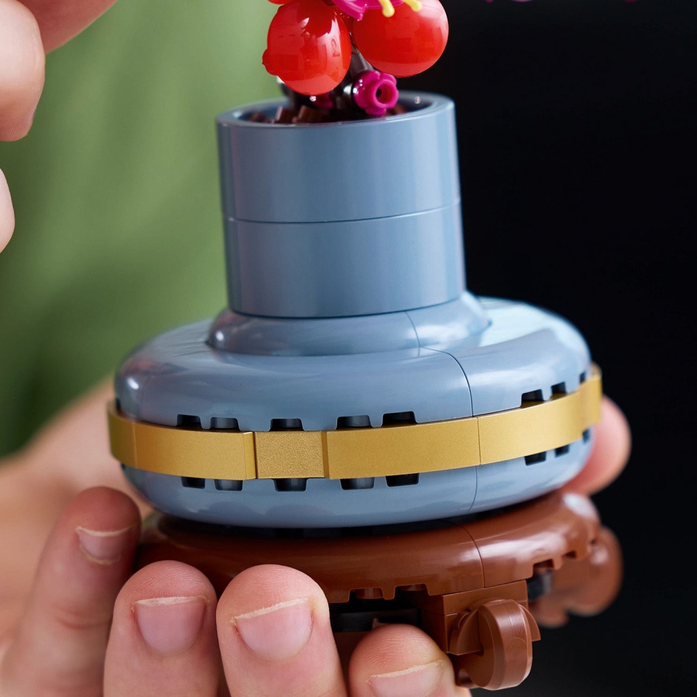 Конструктор LEGO Icons Сливовий цвіт 10369