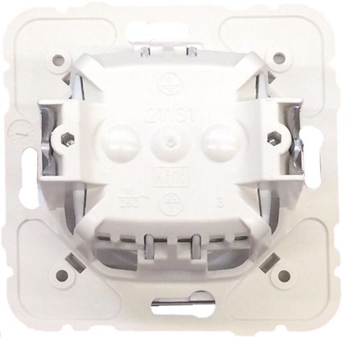 Розетка с заземлением Efapel Logus 2P+Z 16 А 250 В без шторок с крышкой белый 20634 TGE