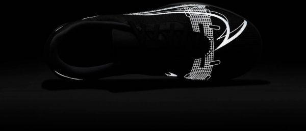 Футзальне взуття Nike JR VAPOR 14 CLUB IC CV0826-004 р. 1,5Y черный