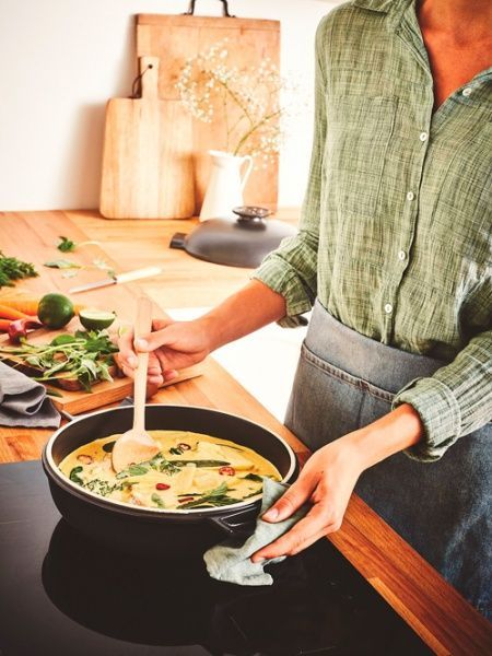 Жаровня с крышкой Delight 2,5 л 08700753 Emile Henry