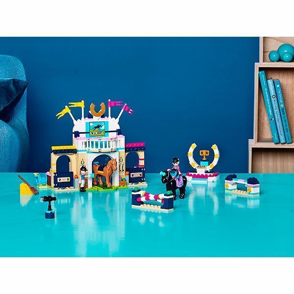 Конструктор LEGO Friends Стефані на скачках 41367