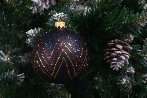 Елочная игрушка в форме шара геометрическим рисунком 8 см в ассортименте 