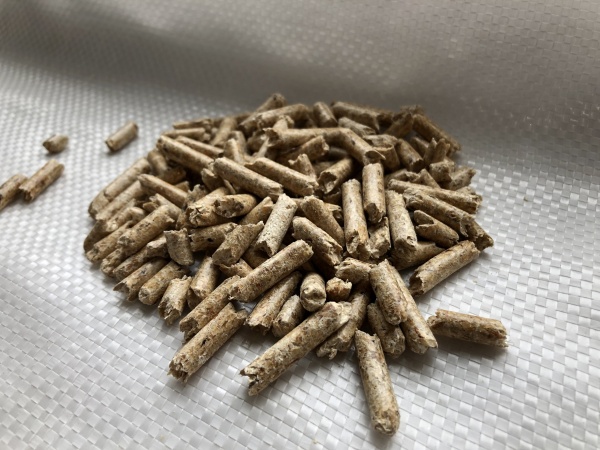 Наповнювач деревний DIN-Plus 6 мм 15 кг 