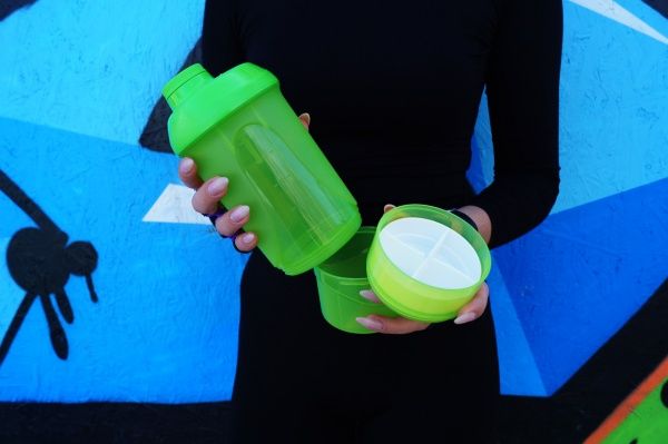 Шейкер спортивный 600 мл зеленый ShakerStore